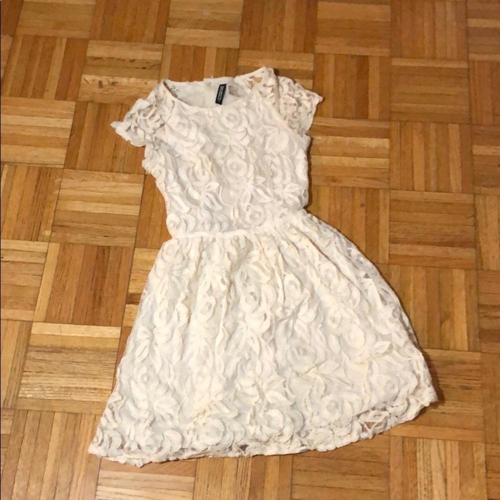 H&M Divided Off-White Lace Dress